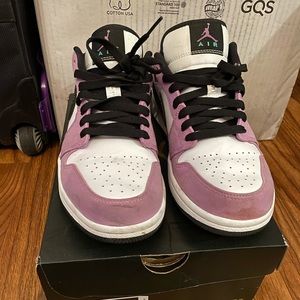 Jordan 1 Low “ Violet Shock”
